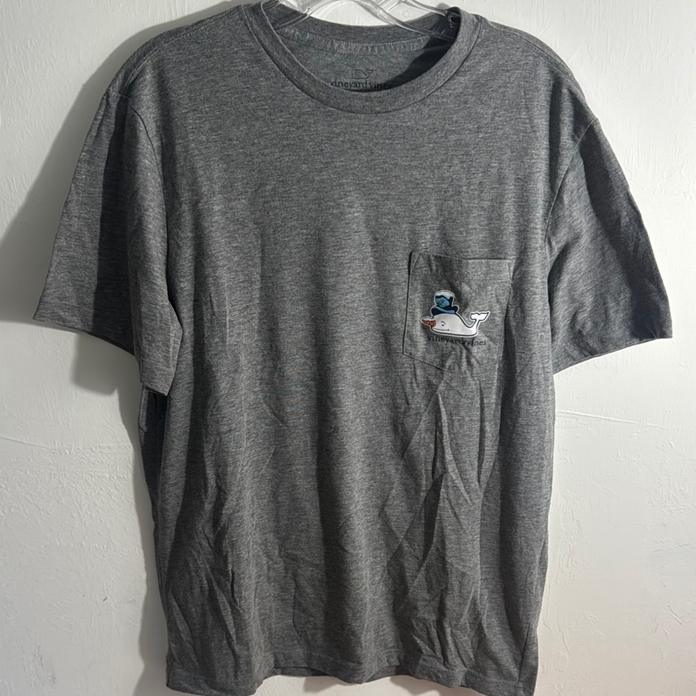 Vineyard Vines Holiday Snowman Whale Gray Short Sleeve Tee Classic Crew Neck
